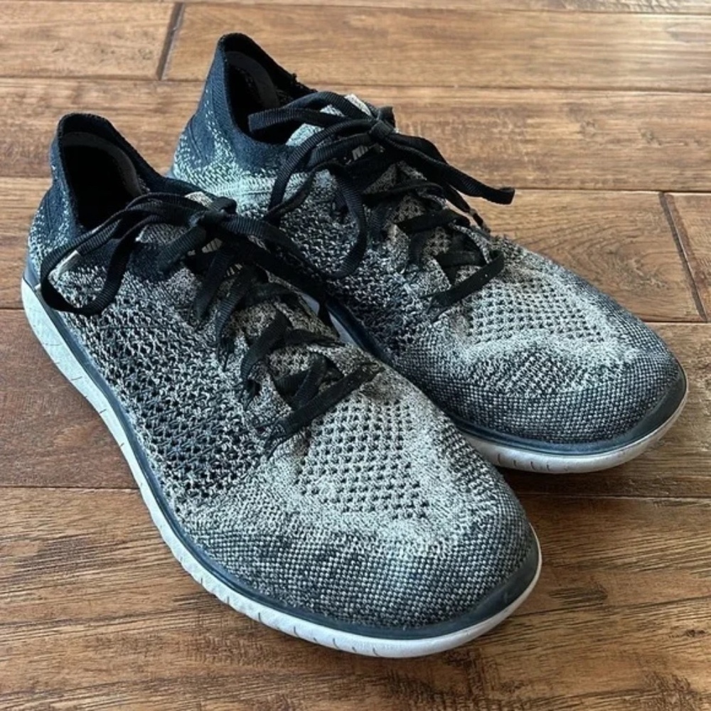 Nike Free Run Flyknit Women's Running Shoes Black & White Size 8.5
